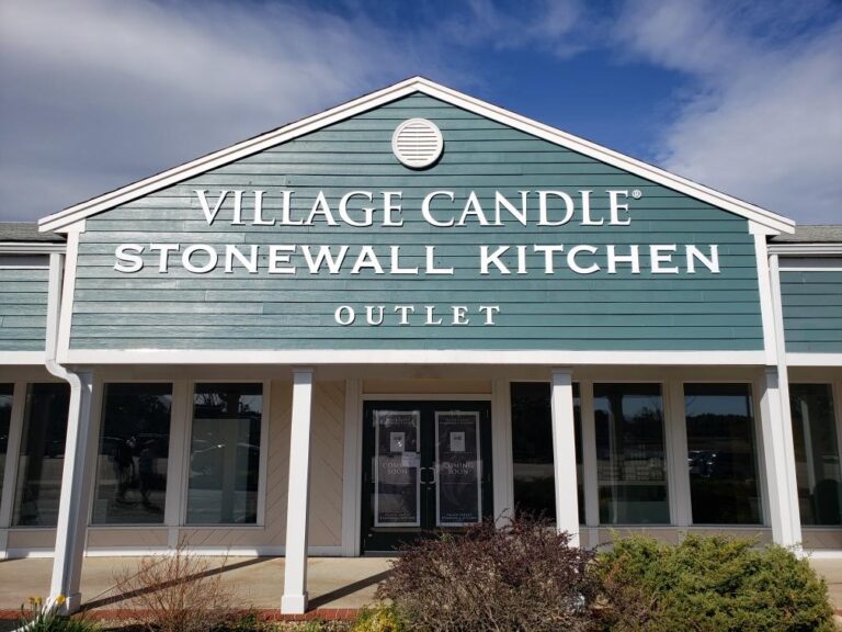 Stonewall Kitchen Opens New Village Candle Outlet Store at the Kittery